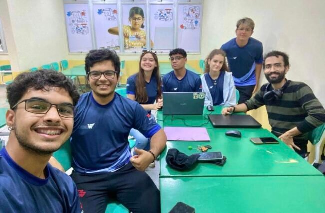 Jovens representam Rondônia no Festival de Robótica, em Brasília.